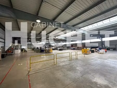 location local d’activités carpiquet 14650 3070m²