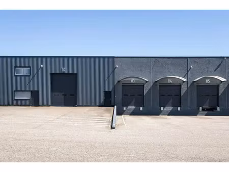 location local d'activités 1 247 m² à 6 061 m²