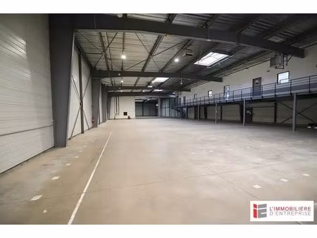 location local d'activités 7 340 m²