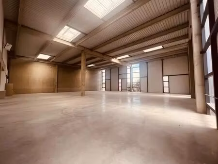 location local d’activités elancourt 78990 540m² à 1619m²