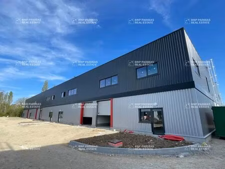 location local d'activités 234 m² à 4 735 m²