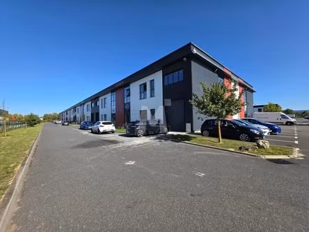 location local d'activités 229 m² à 997 m²