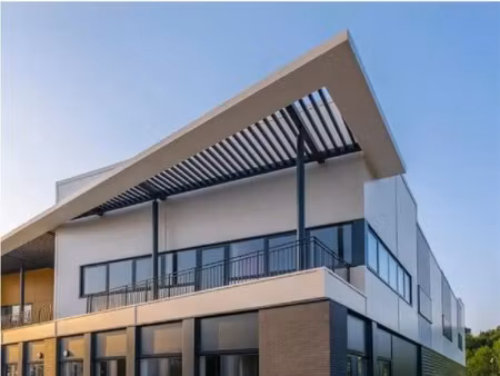 location local d'activités 503 m²