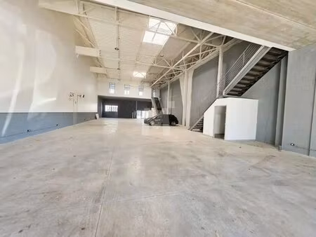 location local d’activités vaux le penil 77000 75m² à 6118m²