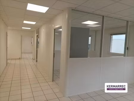 location bureaux 196 m²