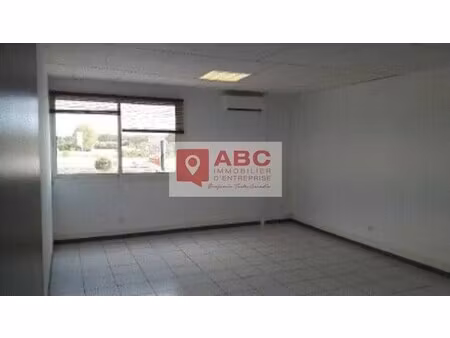 location bureaux 70 m² à 489 m²