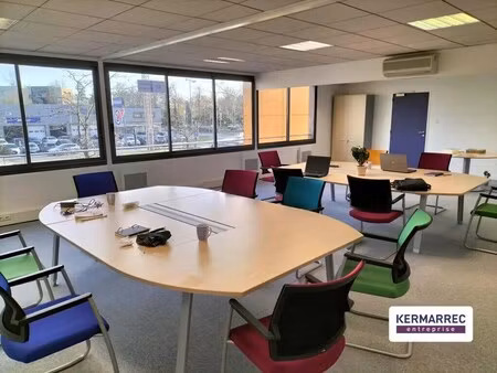 location bureaux 144 m²