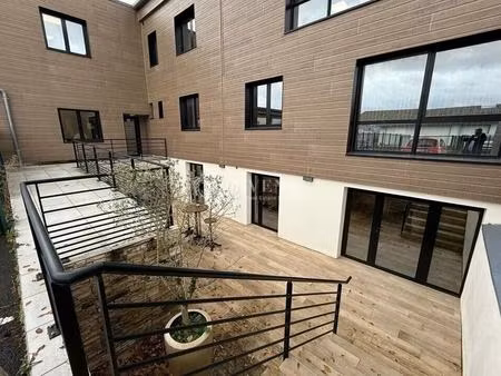 location bureaux 141 m²