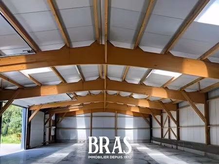 location entrepôt 133 m² à 799 m²