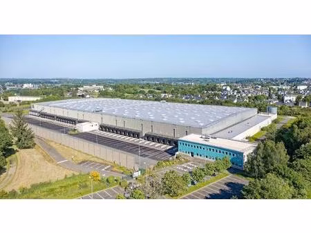 location entrepôt 74 m² à 23 306 m²