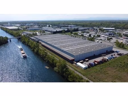 location entrepôt 4 895 m² à 31 150 m²