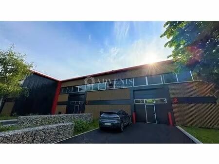 location local d'activités 4 500 m² à 24 000 m²