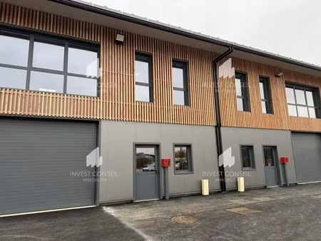 location local d'activités 273 m²