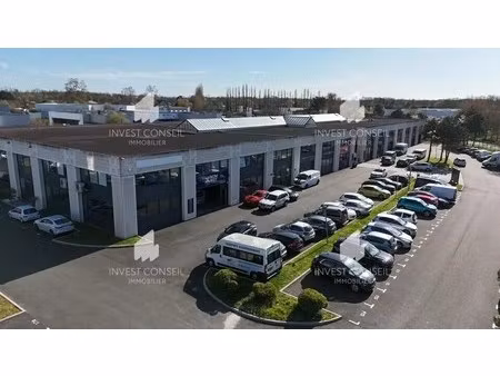 location local d'activités 121 m²
