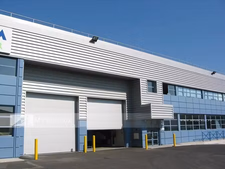 location local d’activités la courneuve 93120 1498m²