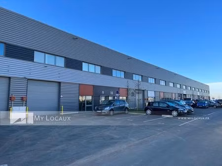 location local d'activités 740 m²