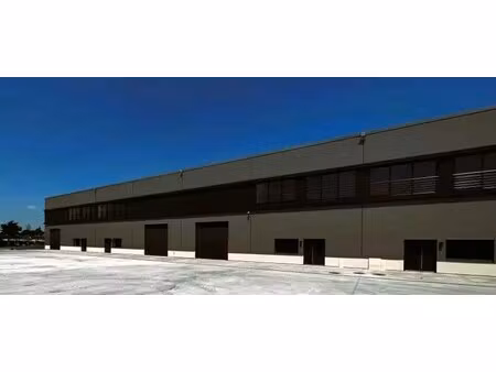 location local d'activités 479 m²