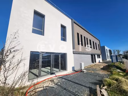 location local d'activités 44 m² à 275 m²