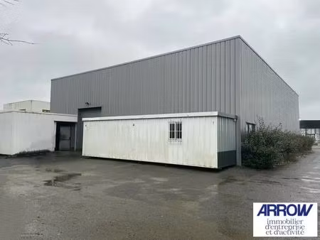 location local d'activités 400 m²