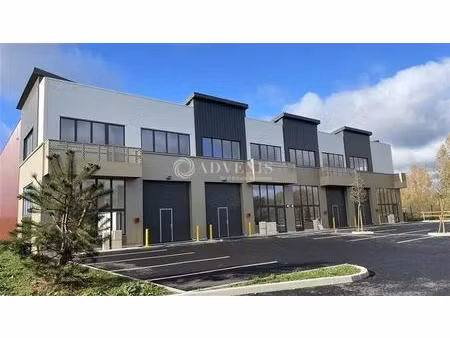 location local d'activités 344 m² à 704 m²