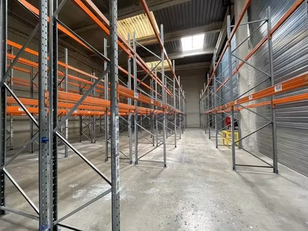 location local d'activités 477 m²