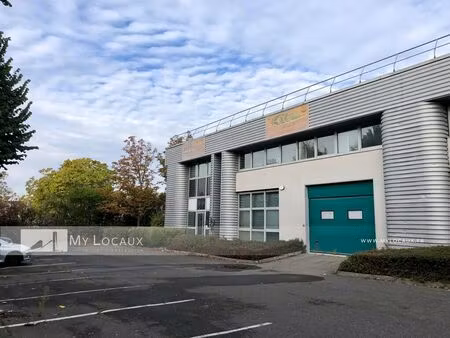 location local d'activités 629 m²