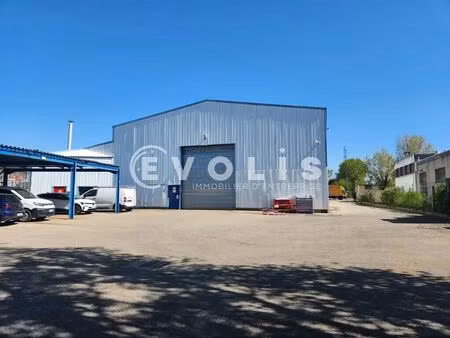 location local d'activités 2 140 m²