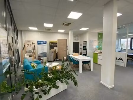 location bureaux 143 m²