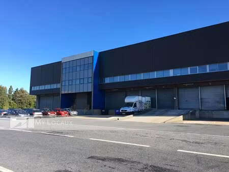 location entrepôt 2 321 m²