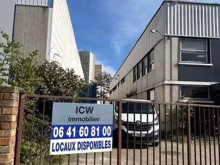 location local d’activités 830m²