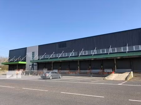 location entrepôt 2 049 m²
