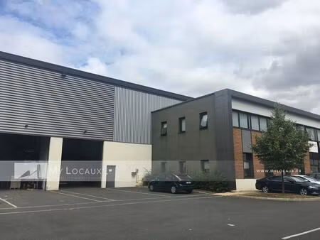 location entrepôt 2 179 m²