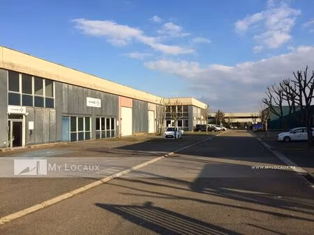 location local d'activités 419 m²