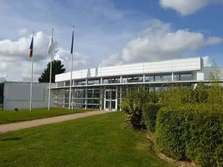 location local d'activités 12 259 m²