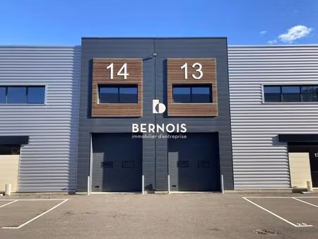 location local d’activités brignoles 83170 301m²