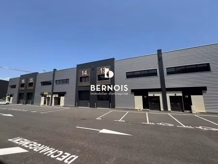 location local d’activités brignoles 83170 306m²