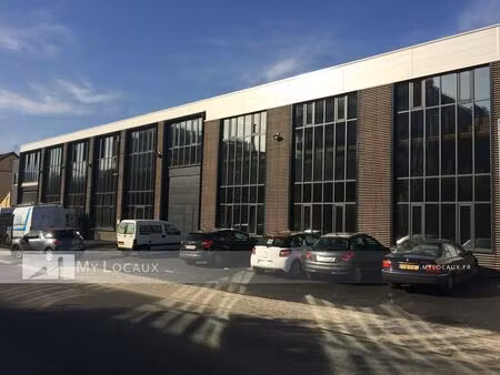 location local d'activités 694 m²