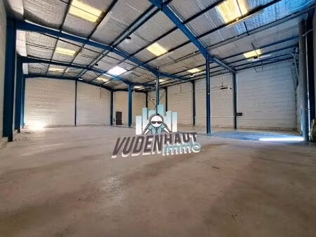 location local d'activités 650 m²