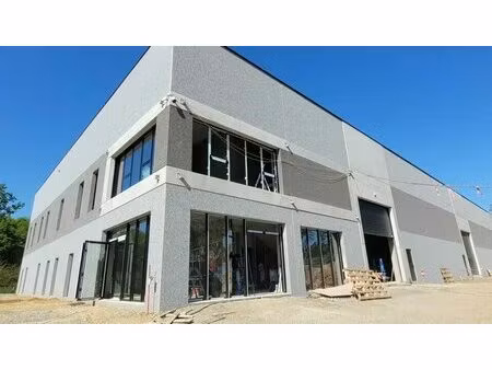 location local d'activités 498 m² à 1 358 m²