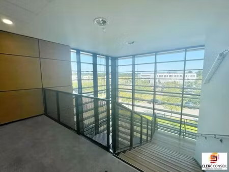 location bureaux 229 m²