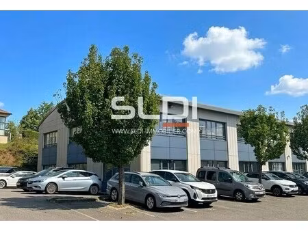 location bureaux 159 m² à 367 m²
