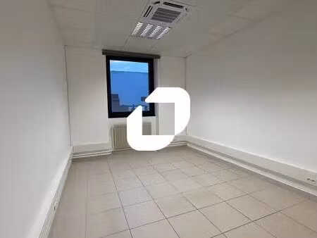 location bureaux 66 m² à 145 m²