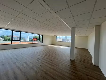 location bureaux 138 m²