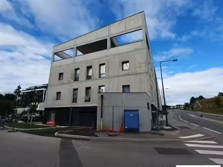location bureaux voiron 38500 80m² à 4050m²
