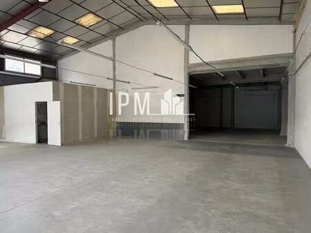 location entrepôt 295 m²