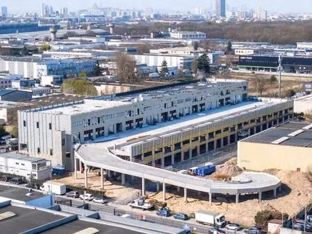 location entrepôt 339 m² à 3 766 m²