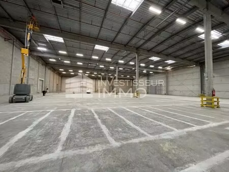 location local d'activités 9 210 m²