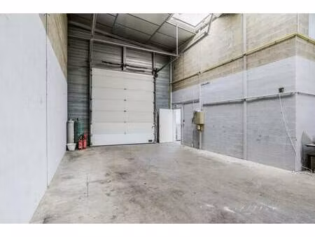 location entrepôt 339 m²