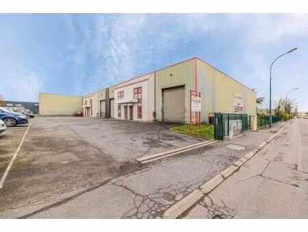 location entrepôt sartrouville 78500 339m²