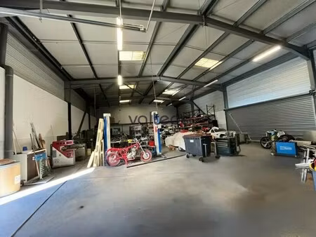 location local d'activités 400 m²